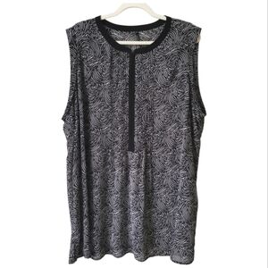 💕 2/$20 💕M.Studio Floral Sleeveless Ruched Tunic Top.